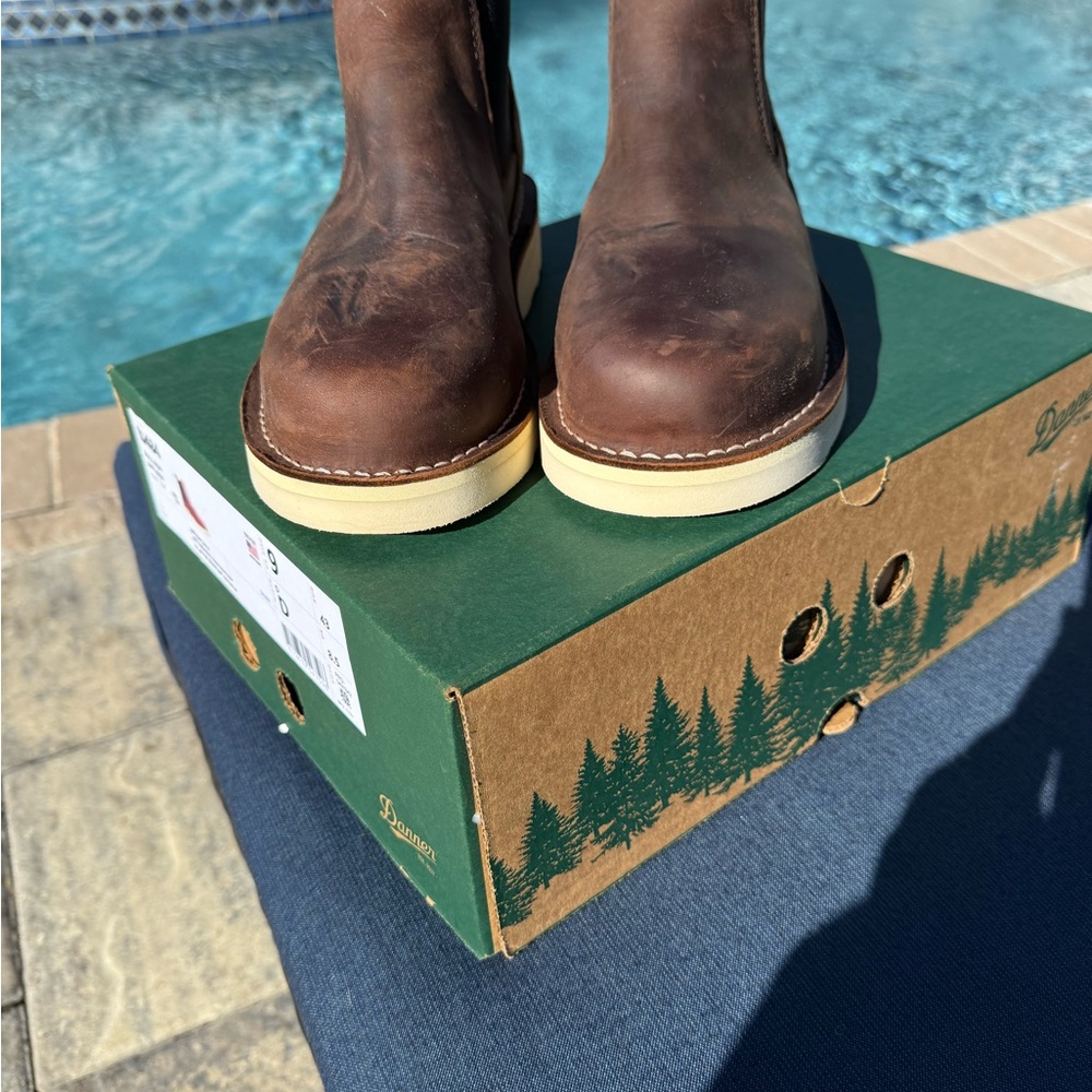 Danner Boots Men’s size 9. New in box